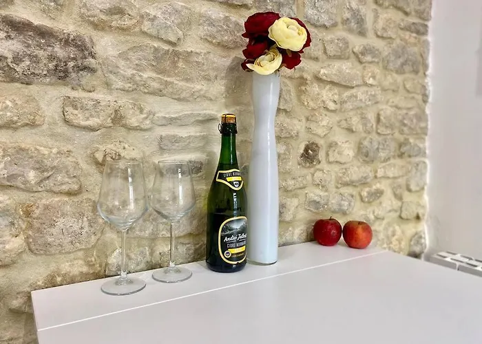 Bed In The - - Historical Center Bayeux