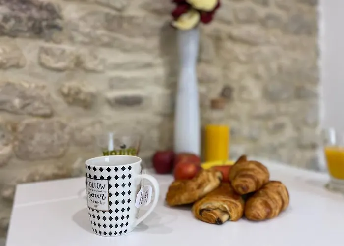 Apartment Bed In The - - Historical Center Bayeux